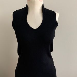 T back sleeveless blouse